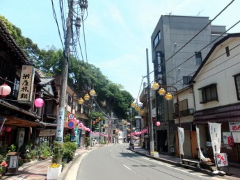 湯河原のレトロな温泉街です！